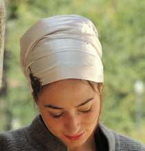 Purple Stretched Satin Sinar