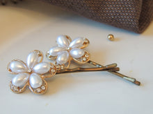 Vintage Flower Pearls
