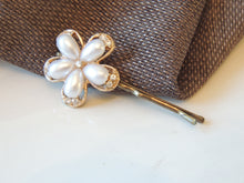 Vintage Flower Pearls