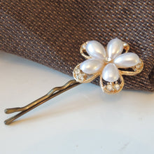 Vintage Flower Pearls