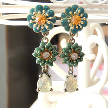 Ethnic Vintage Green Flowers