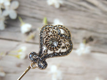 Victorian Pin