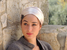 Ivory Stretched Satin Sinar