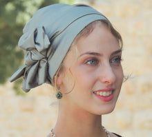 Green/Grey Stretched Satin Sinar