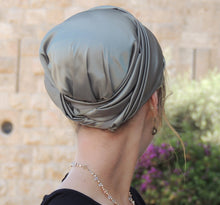 Green/Grey Stretched Satin Sinar