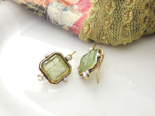 Antique Green Square Stone