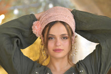 Roza Stunning Lace Flower