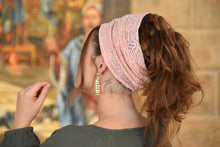 Roza Stunning Lace Flower