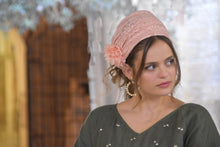 Roza Stunning Lace Flower