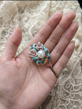 Pearl & Blossom Tichel Pin Hair